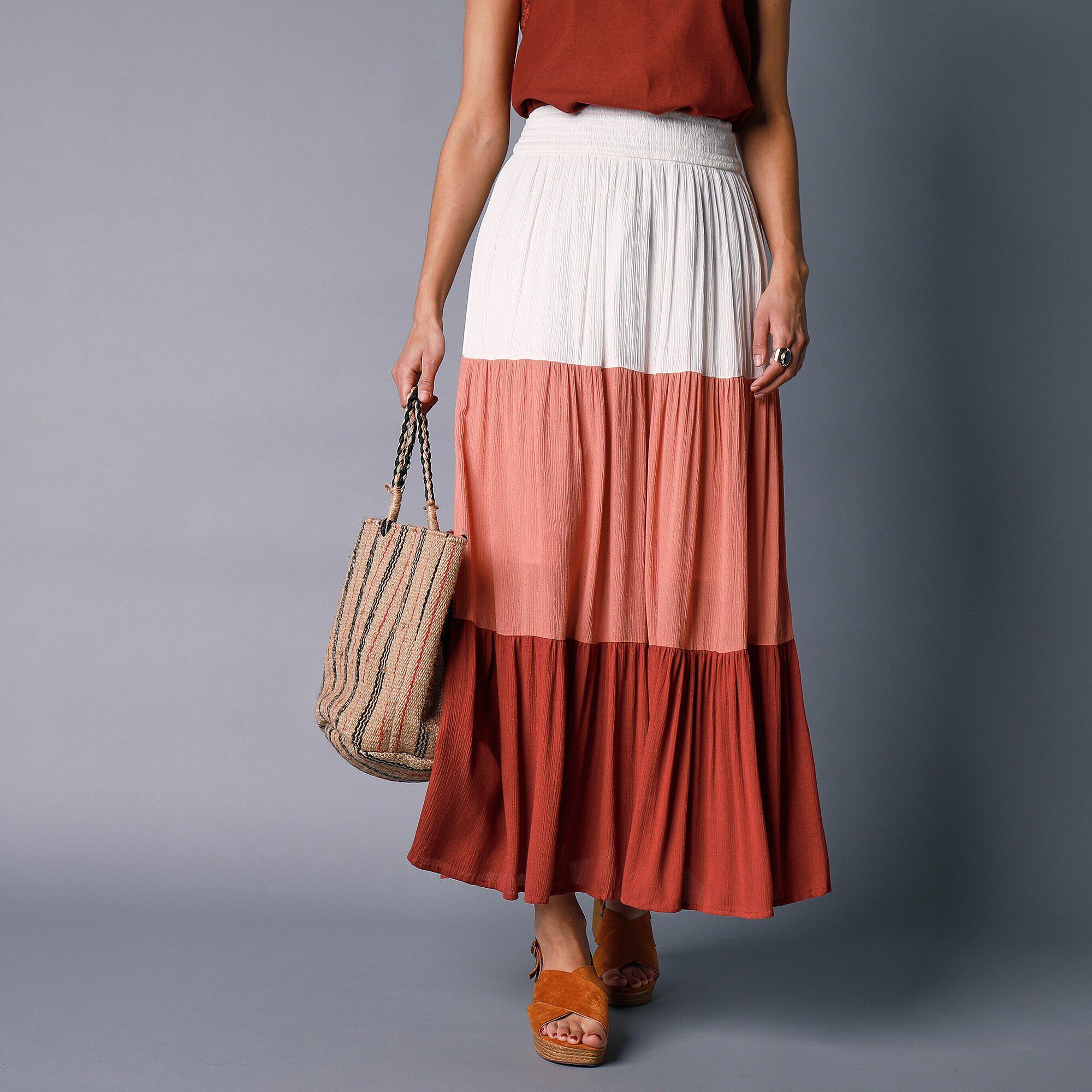 Blanche porte robe clearance femme grande taille
